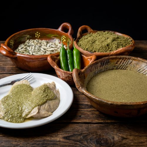 Taller de experiencia gastronómica, preparación de Mole verde