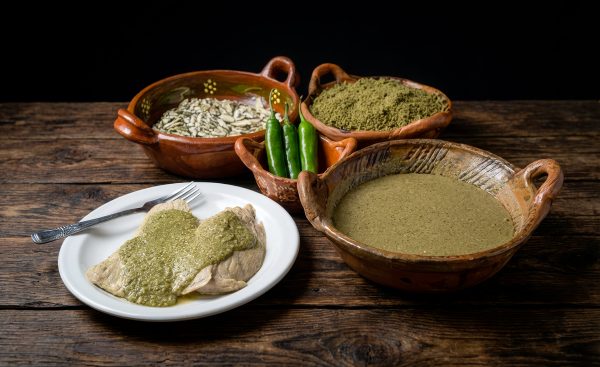 Taller de experiencia gastronómica, preparación de Mole verde